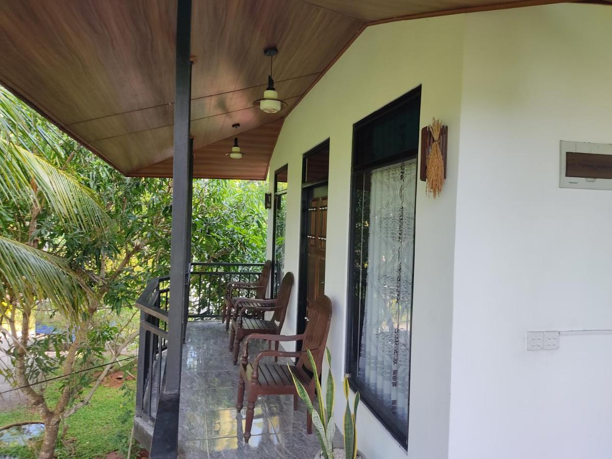 Village Mango Resort Yala ティッサマハーラーマ エクステリア 写真